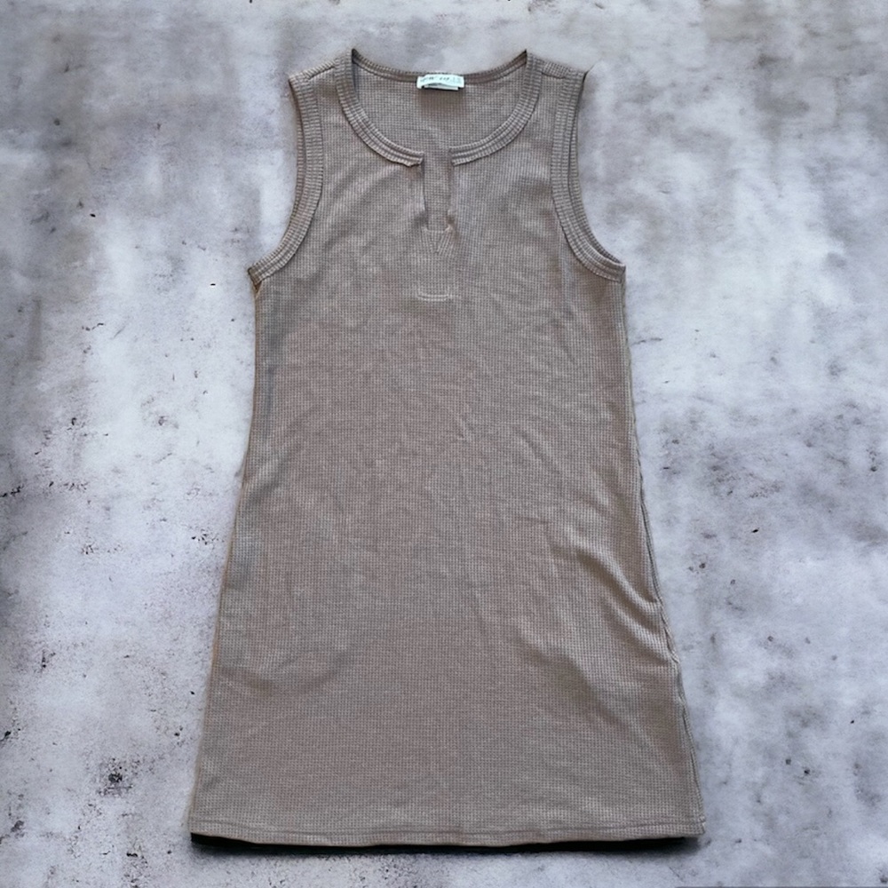 New In Taupe Ribbed Knit Sleeveless Boho Minimal Monochrome Stretch Dress M